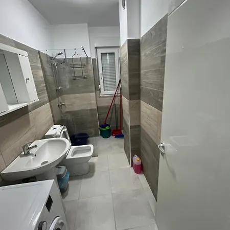 Banesa Me Qera Apartman *